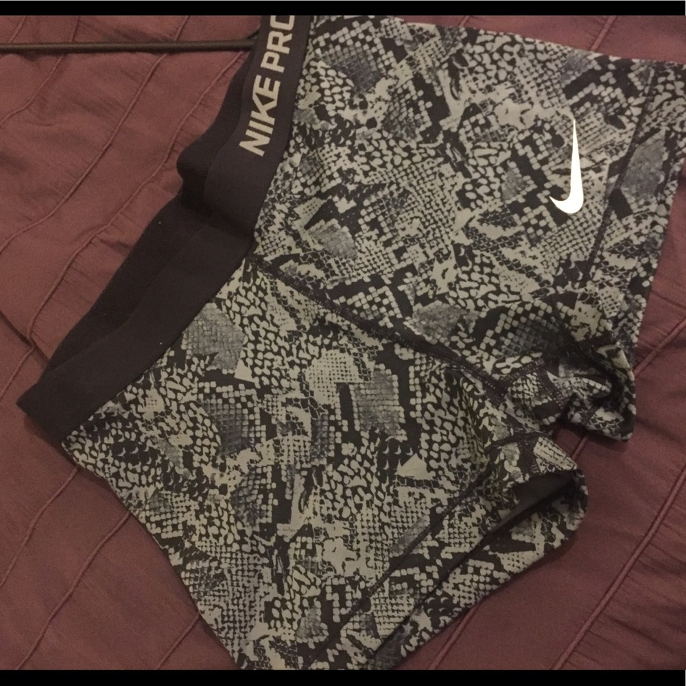Nike Pro Shorts (Size L)